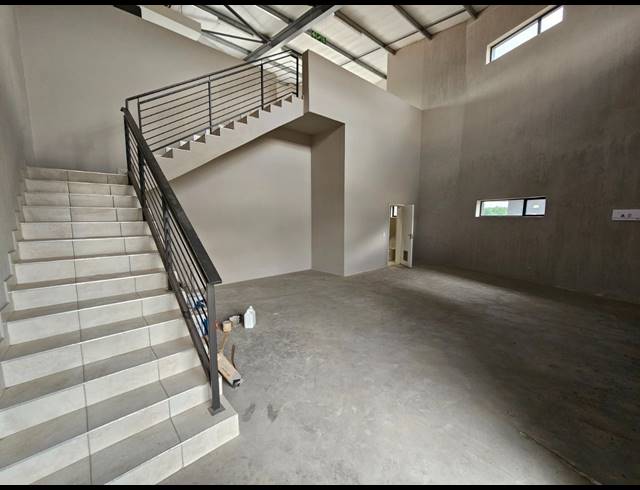 227M² WAREHOUSE FOR SALE IN MOREHILL